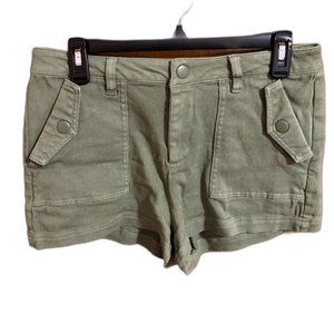 Venus‎ Green Snap Button Shorts Size 8